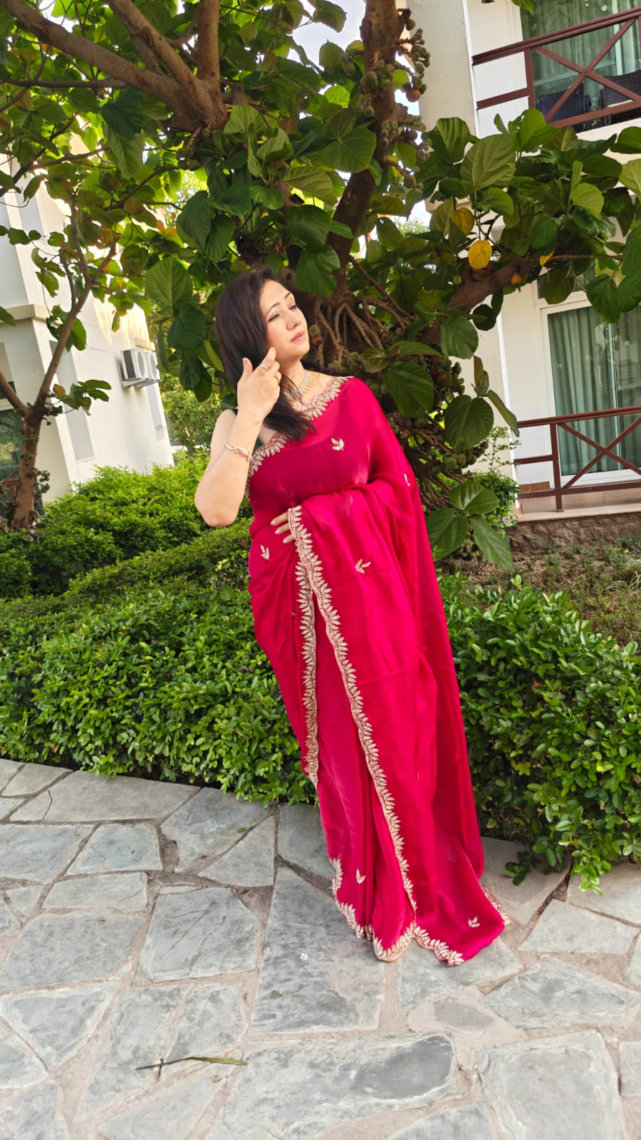 Organza Saree magenta pink front view with cutdana work