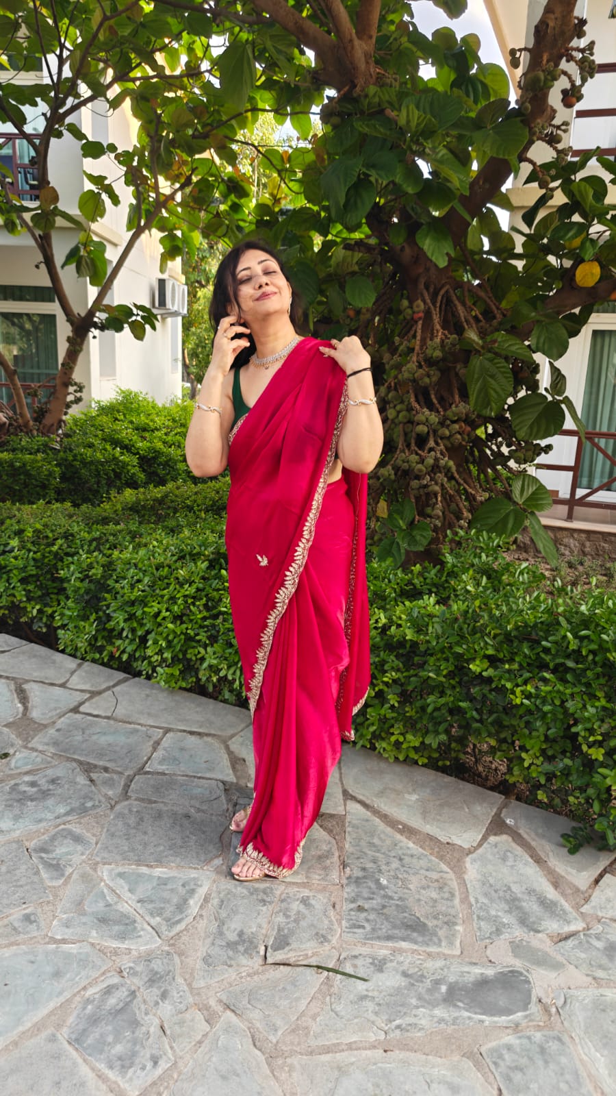 Organza Saree magenta pink front view 
